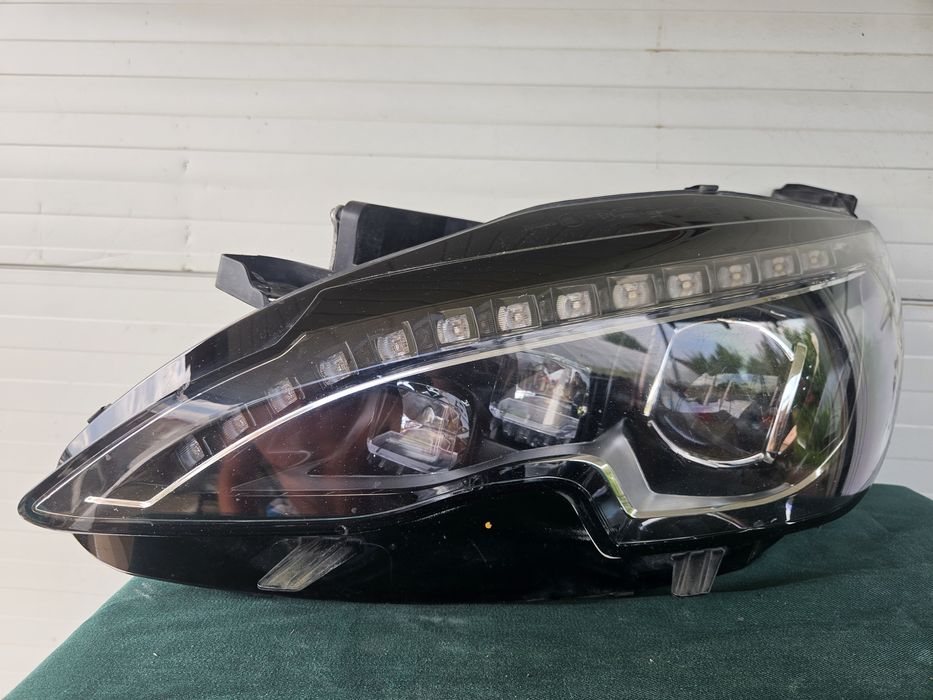 Vand far stanga LED original pentru Peugeot 308 T9, 2013–2018