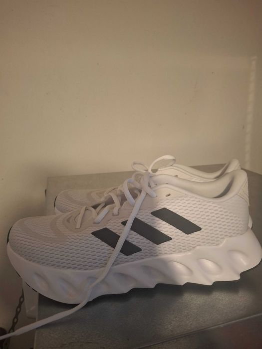 Нови маратонки Adidas 44