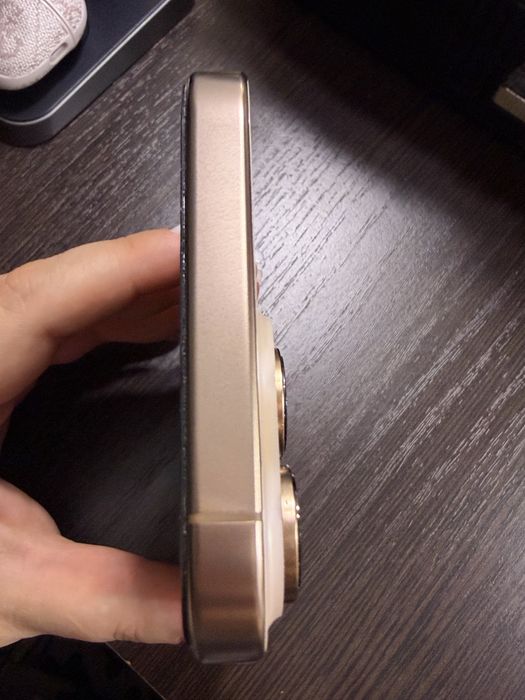 Продам Iphone 16 Pro Max 256 gb.