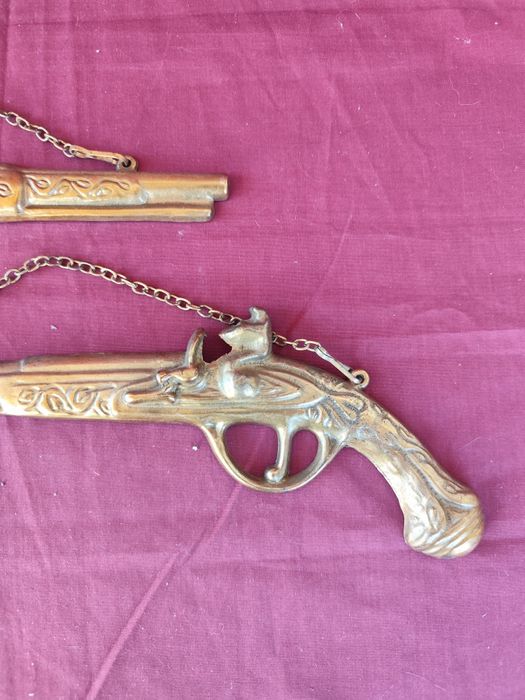Pereche ornamente bronz pentru panoplie