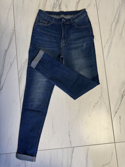 Чисто нови дамски дънки