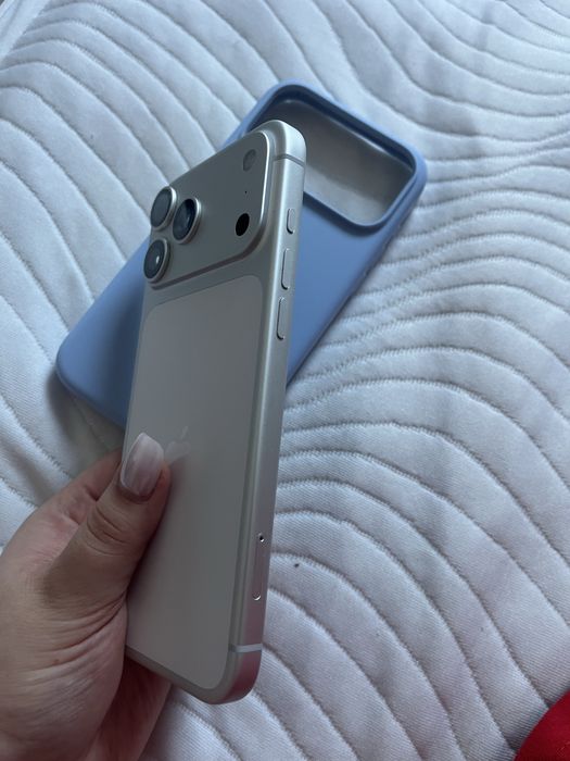 Продам Iphone 17 pro max