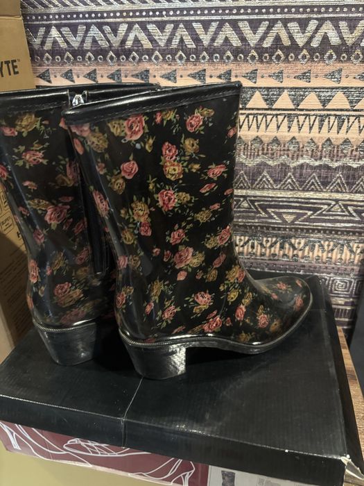 Продам резиновые сапоги