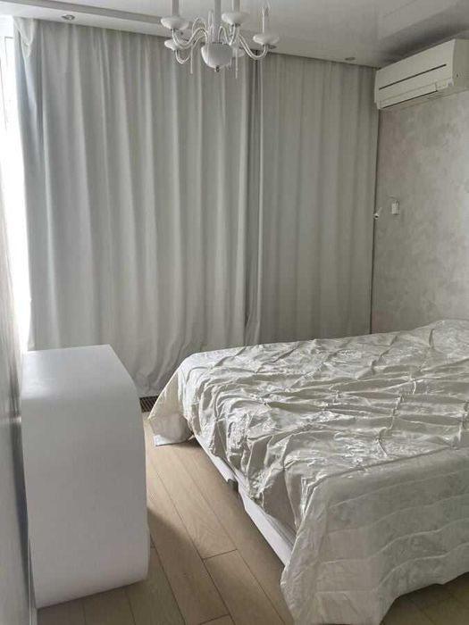 Дава се под наем Двустаен апартамент в София, Център - 65 кв.м за 453.9 € - Снимка #2