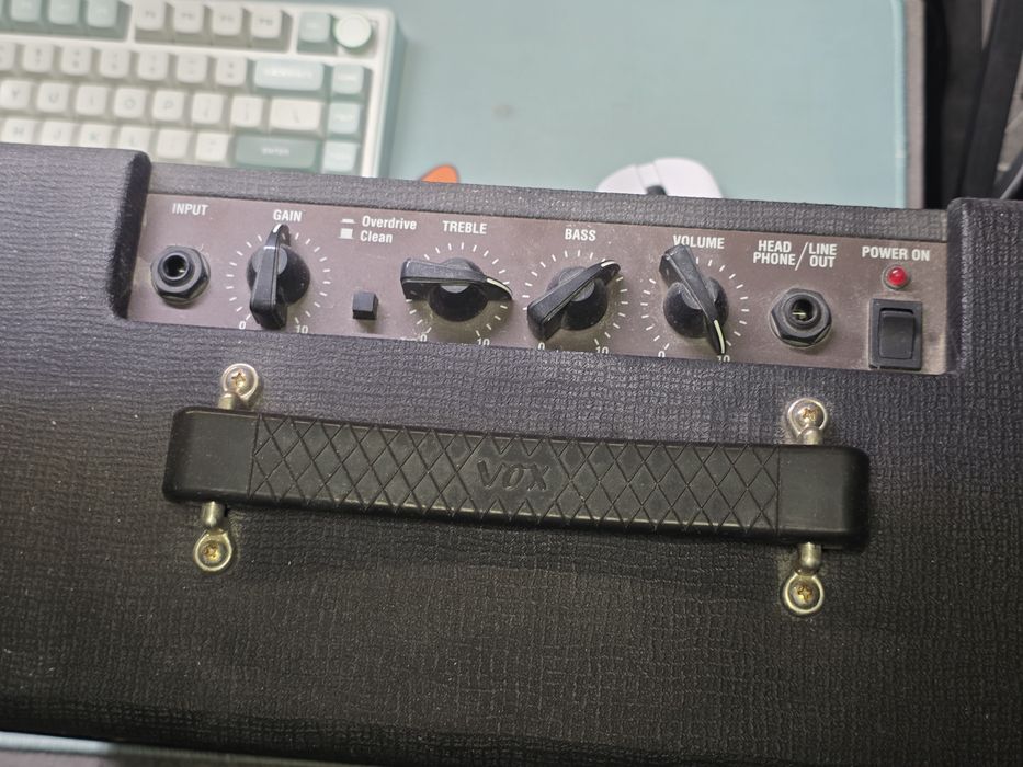 гитарный комбоусилитель vox pathfinder 10