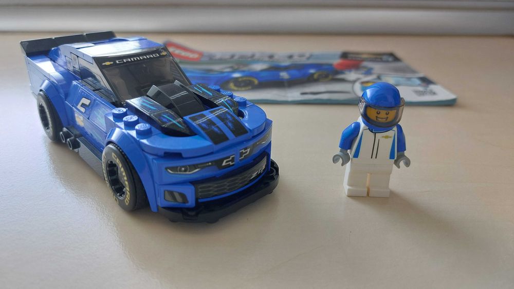 Няколко LEGO Speed Champions