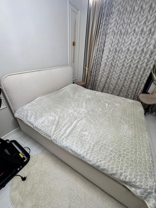 Продам двухспальную кровать