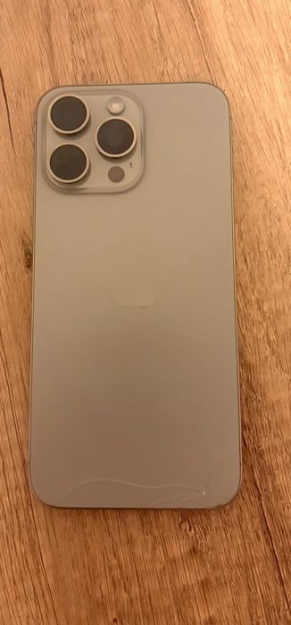 Apple iPhone 15 Pro Max de vânzare