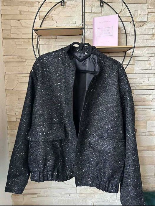 Дамско ново яке 40/42 размер