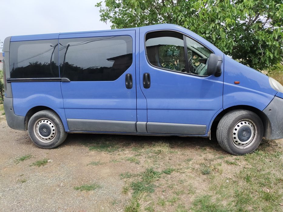 Vând Opel Vivaro