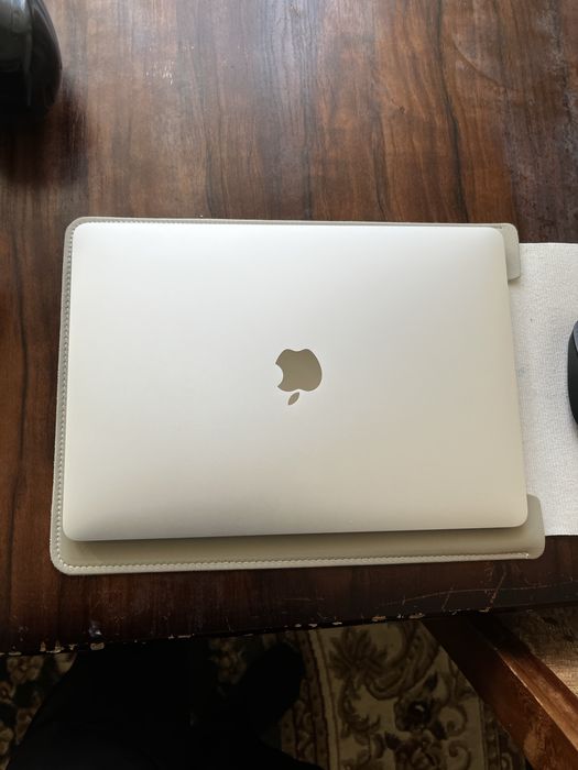 Macbook pro m1 (ideal holatda)