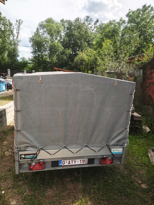 Remorcă 2Tone acoperită!