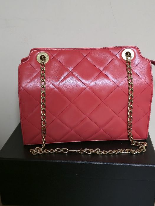 Escada оригинална дамска чанта от естествена кожа
