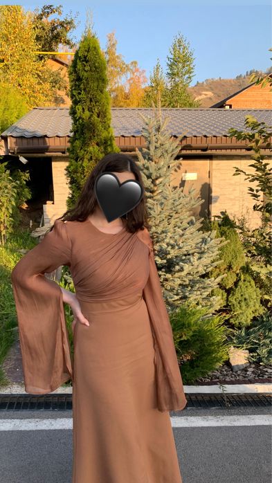 Вечернее платье коричневого цвета