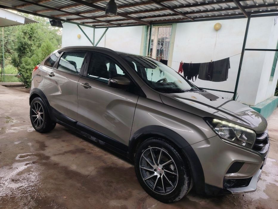 Продам LADA X-RAY. Один хозяин!