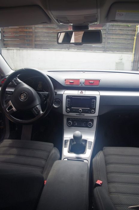Volkswagen Passat B6. An 2010   170cp