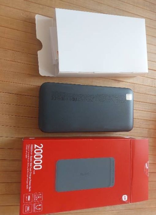 Пауэрбенк новый.