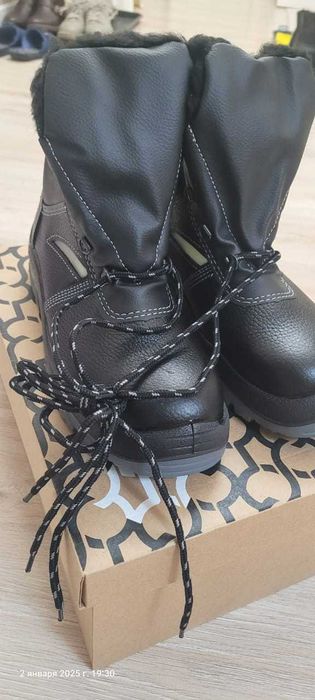 Ботинки зимние с мехом новые