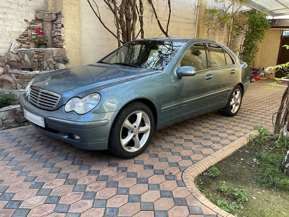 Mercedes-Benz C240 (W203), 2001 год, седан, автомат, бензин