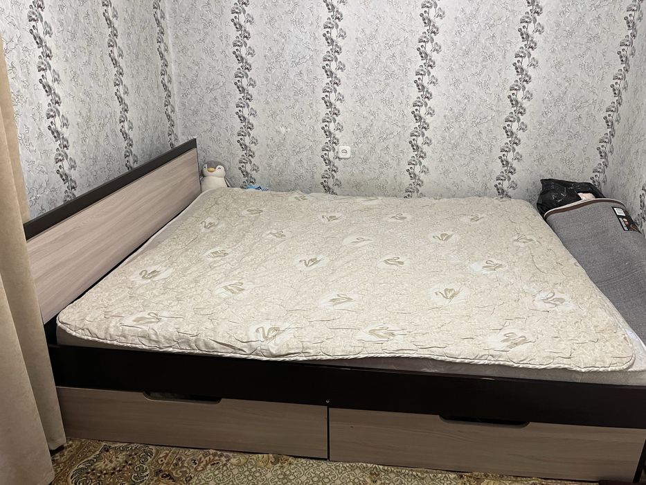 Продам двухспальную кровать