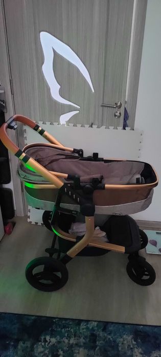 Carucior 3 in 1 ca nou! doar Predare Personala