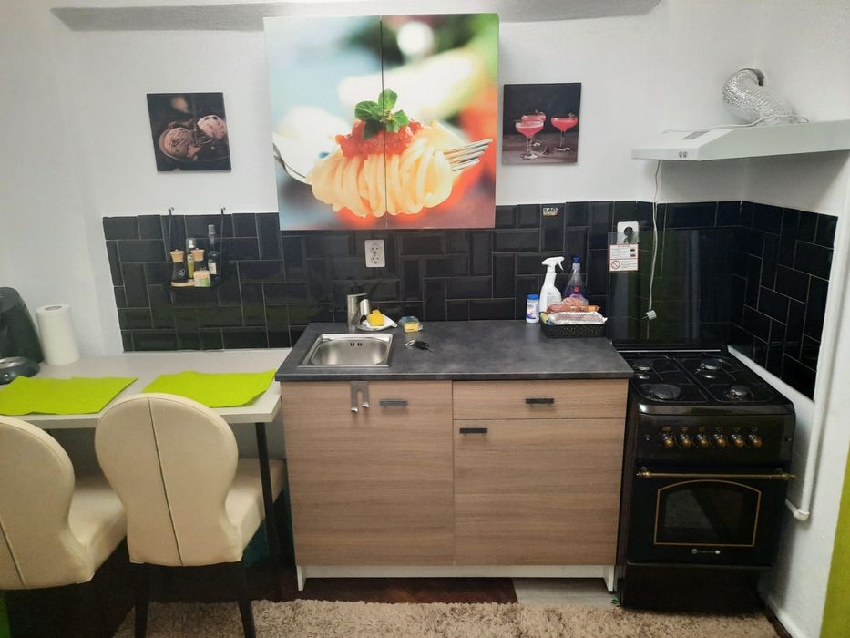 Inchiriez garsoniera cocheta