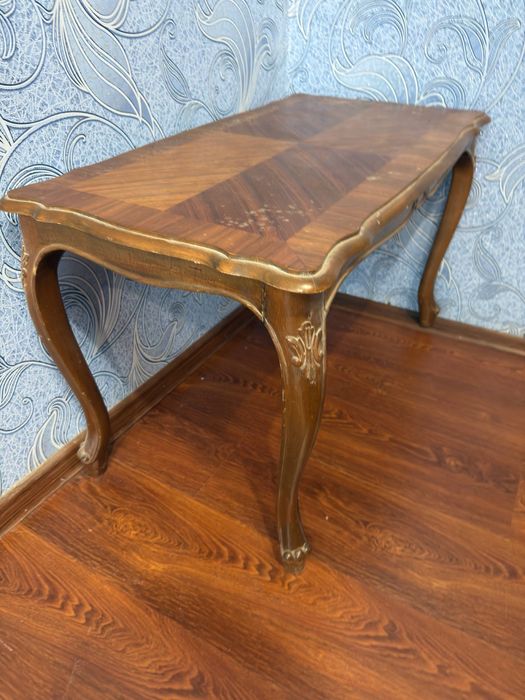 Красивый раритетный столик