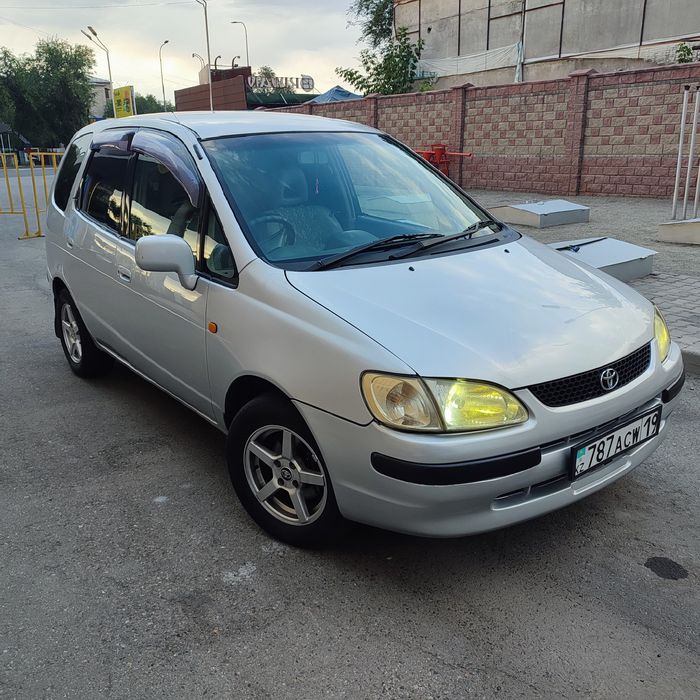 Продам срочно Тойота Спасио
