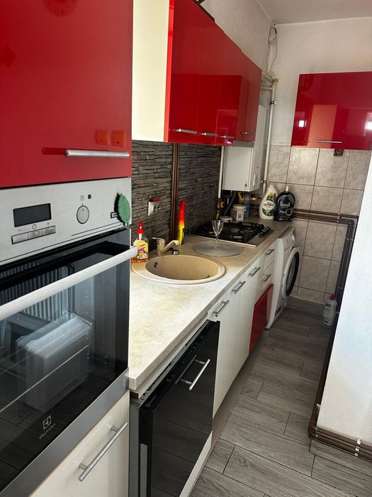 Închiriez apartament central
