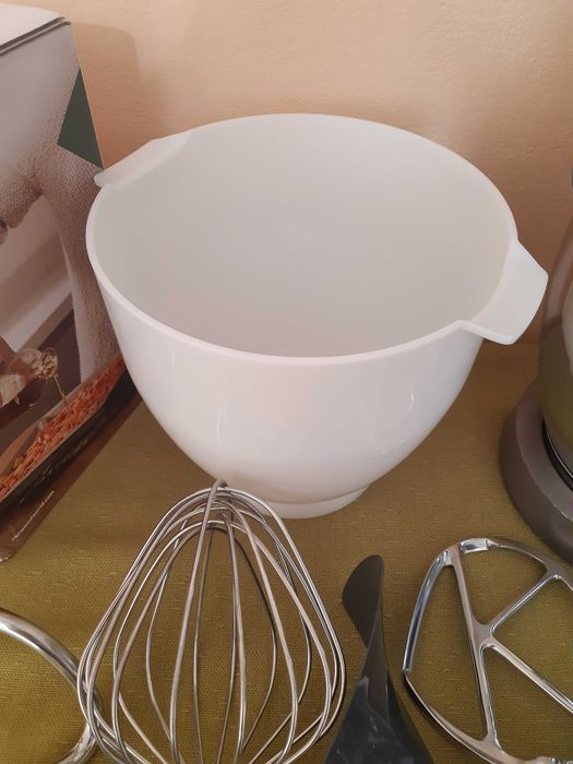 Кухненски робот KENWOOD Chef XL 1700W 6.7L KVL планетарен