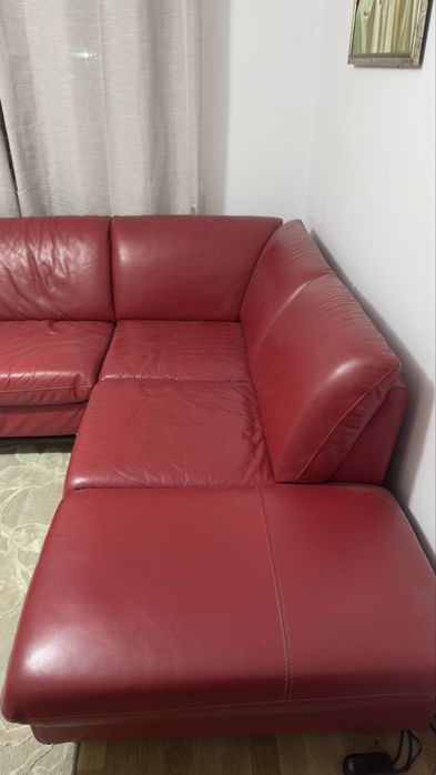Canapea rosie de piele naturala