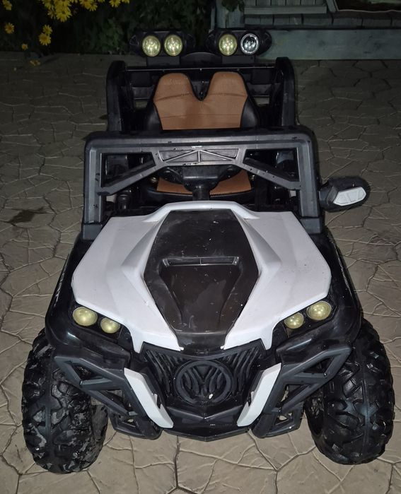 Продам машину на зарядке