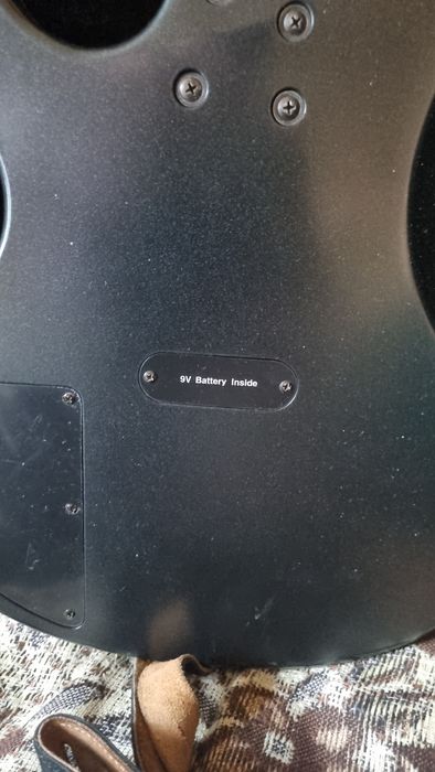 Бас-гитара Ibanez BTB200 Indonesia в чёрном матовом цвете.