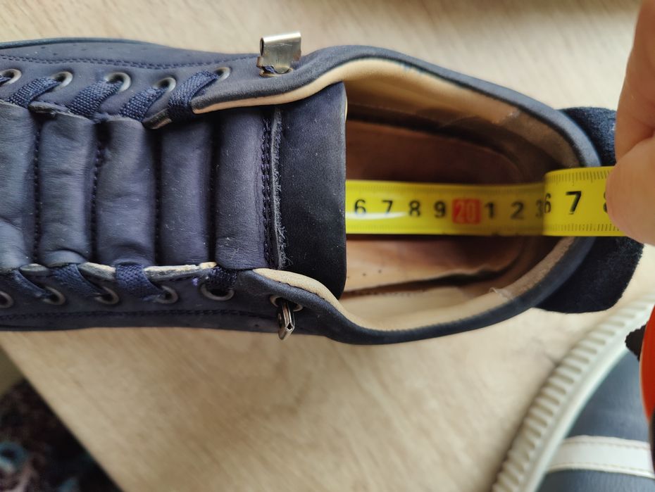 Продам м обувь на мальчика 35 размер