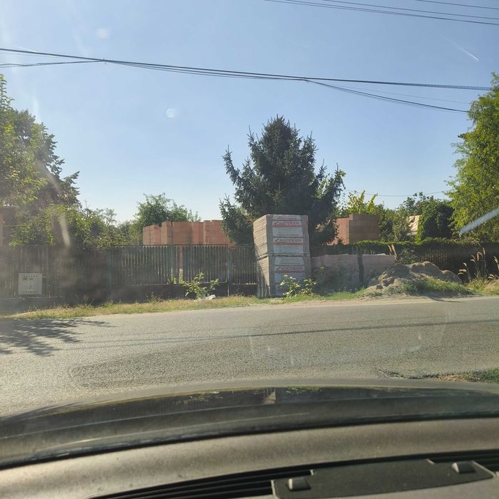Inchiriere „Teren 800 mp de închiriat..Loc.Pantazi  – depozitare materiale, utilaje, autoutilitare. .str Republicii , nr.127 ..strada principala
