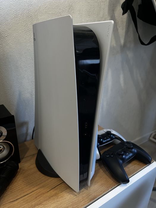 Продам Sony PlayStation 5