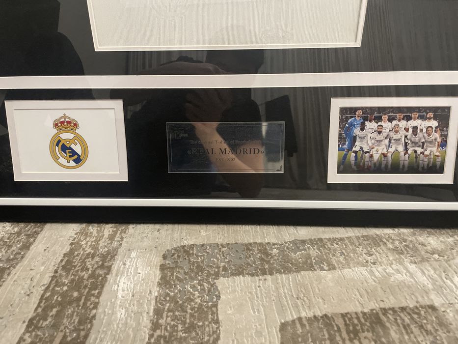 Футбольная форма в рамке реал мадрид оригинал