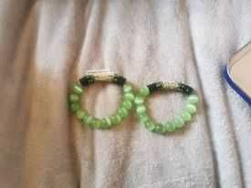 гривни от естествени камъни