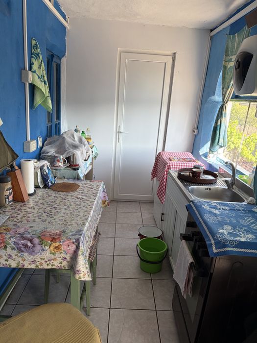 Ostrovu Corbului, teren 636 mp intravilan si casa batraneasca la 19 km de Severin