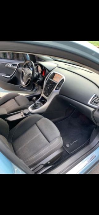 Opel astra j,,avariat,2010