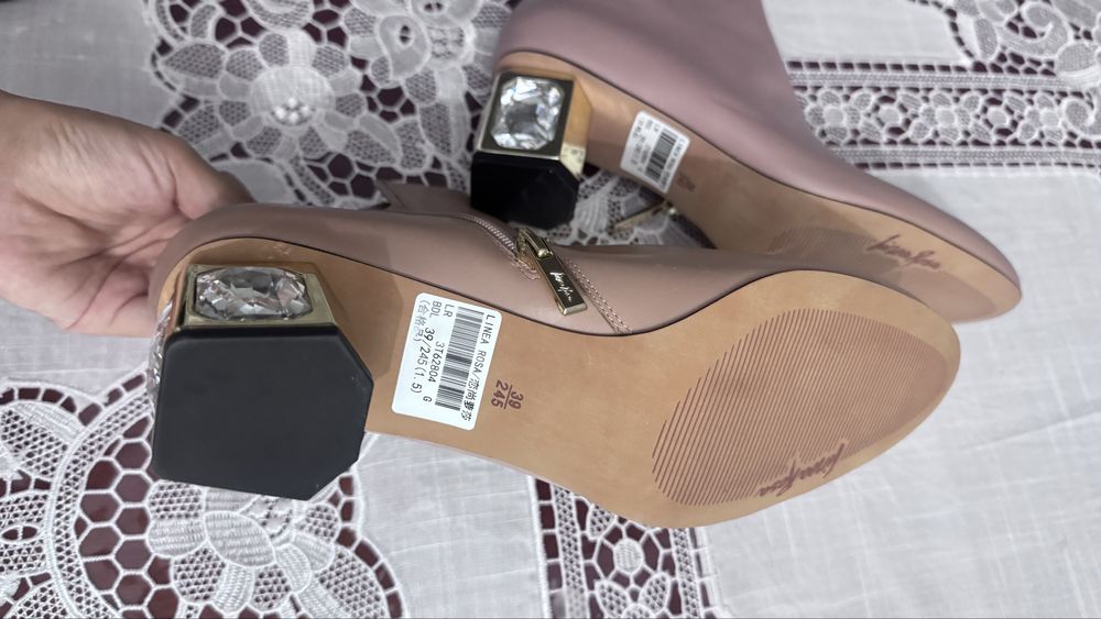 Туфли женские  бежвые 39