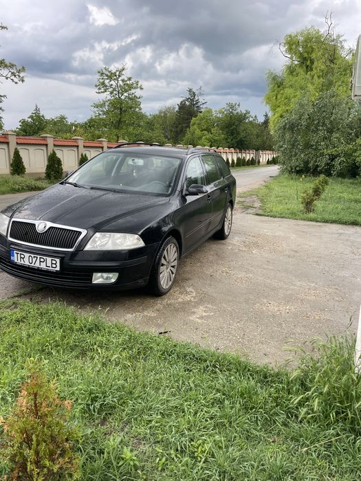 Vand sau schimb cu autoutilitara .
