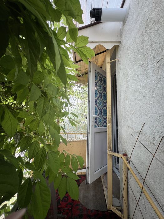 Închirez garsonieră cu centrală proprie, complet mobilată, pe strada Panduri, are două intrări, este situată la parter, Paco în apropiere,loc parcare