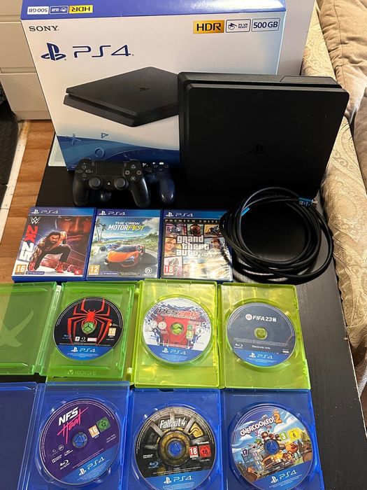 PS4 Slim  + 2 джойстика + игри