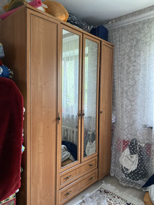 Продается спальный гарнитур