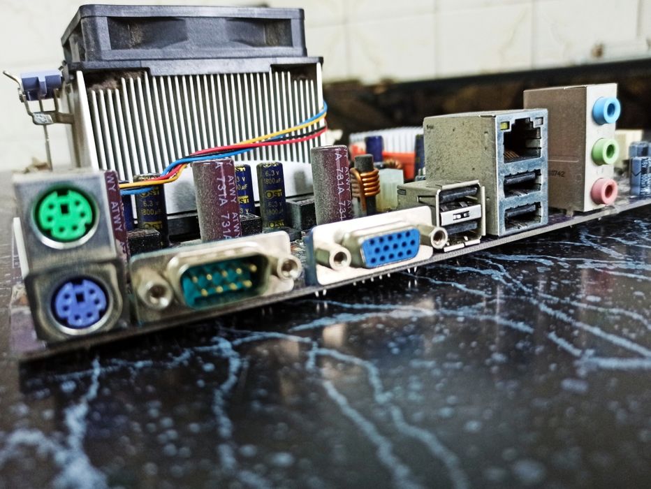 Vând placa de baza calculator (2 bucăți) pretul este per bucata