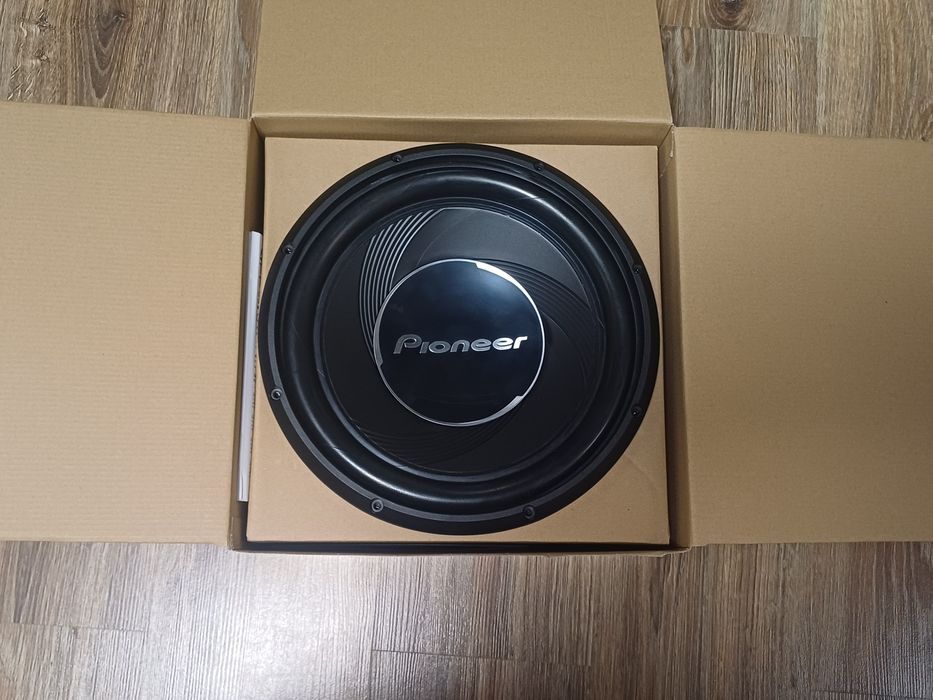Бас говорител Pioneer