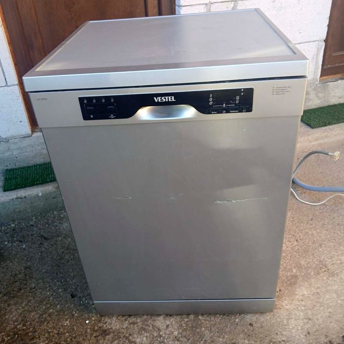 Vând masina de spalat vase