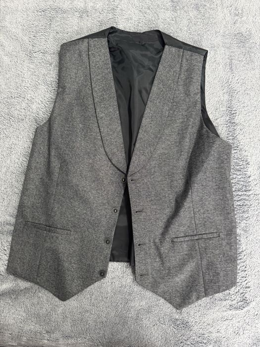 Costum alcatuit din 3 piese