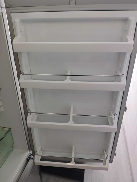 Хладилник с фризер Liebherr CUesf 3503 Инокс, добро състояние работещ